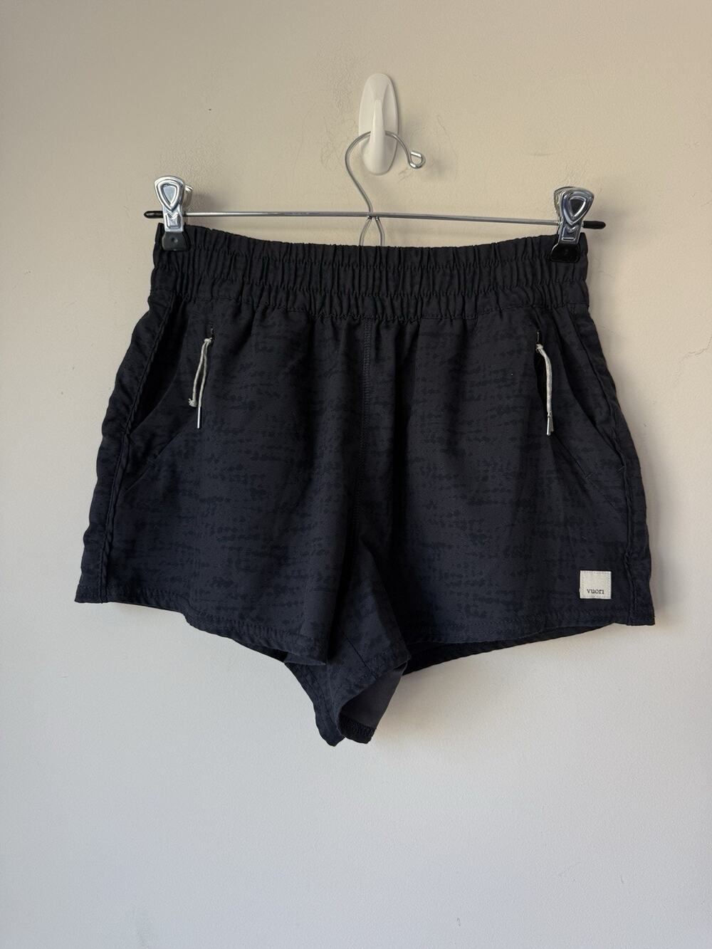 Vuori Dash Shorts Women’s Small Performance Athleisure Gym With Double Pockets